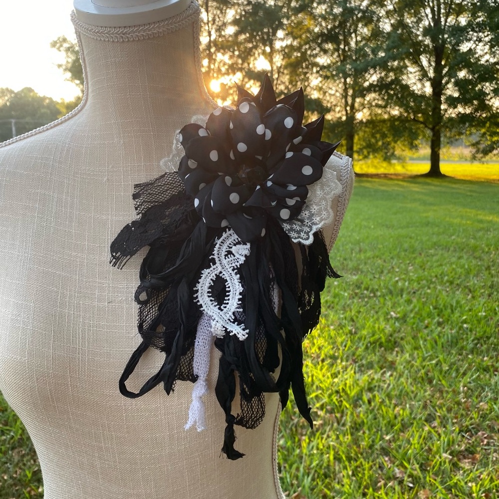 🛑SOLD🛑 • Black and White Scrappy Flower Pin